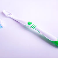 Pack "Premiers pas" Brosse à dents à tête rechargeable + 4 recharges + 1 dentifrice artisanal