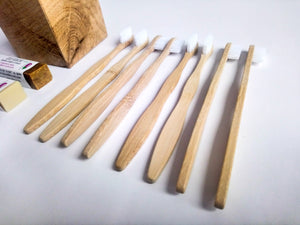 Le distributeur de brosses à dents en bambou pour une offre sur-mesure
